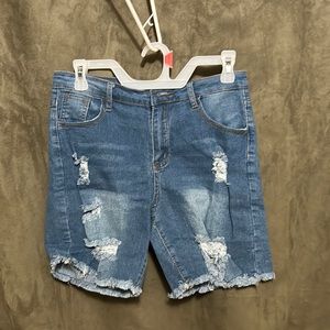 item 128 Jean shorts size L